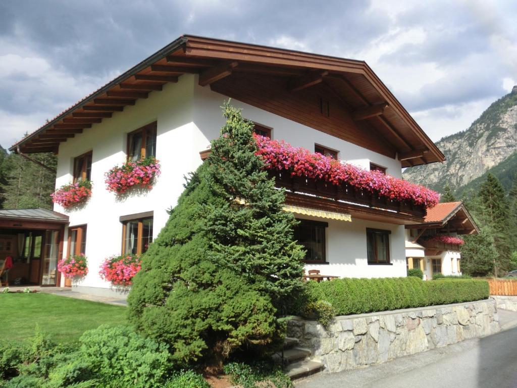 Haus Pranger Apartment Gschnitz Exterior photo