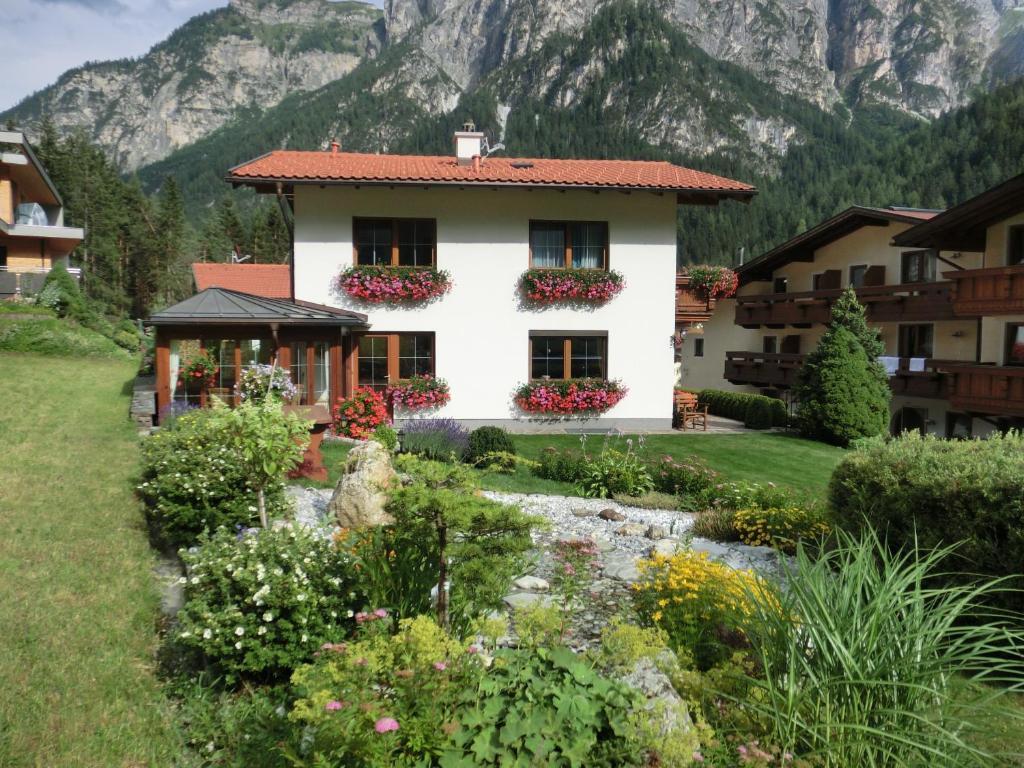 Haus Pranger Apartment Gschnitz Exterior photo